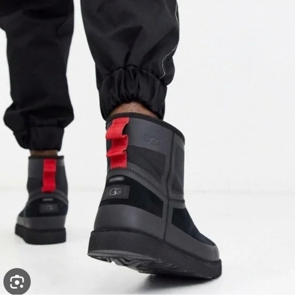 UGG Classic Mini Urban Tech WP black size 10 - Picture 1 of 15